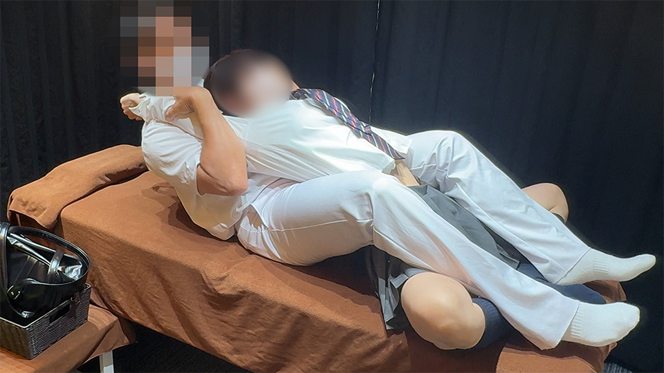 「何これ挿ってるじゃん…!」信頼を裏切られガチギレする超美人制服ギャル 施術後の無料ヘッドスパで油断した隙に生挿入&無断中出しの公式サンプル画像
