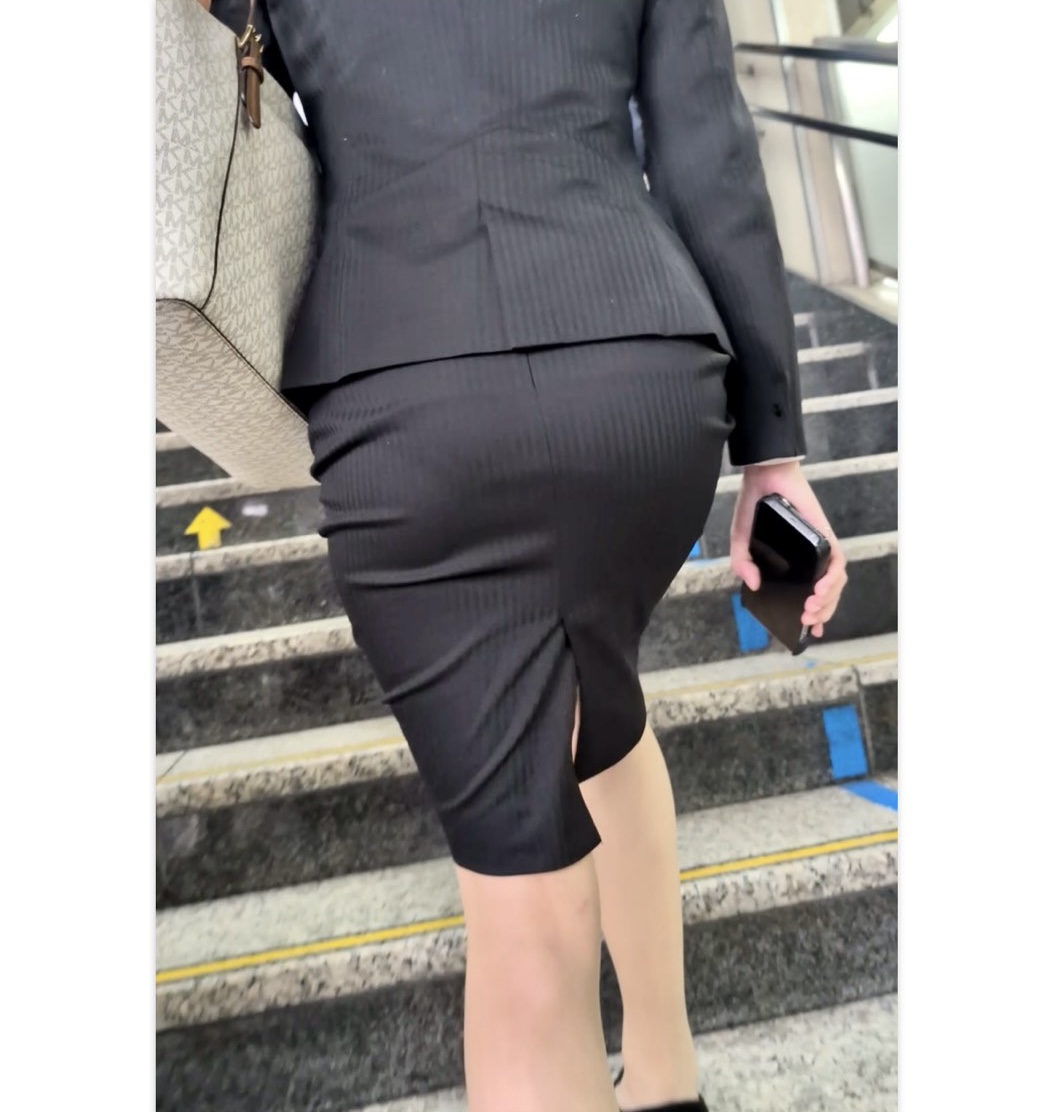 【再販】街の風景56 歳を重ねても可愛いプレミアム美女のおっぱいとお姿を好きなだけ撮れて幸福♡の公式サンプル画像